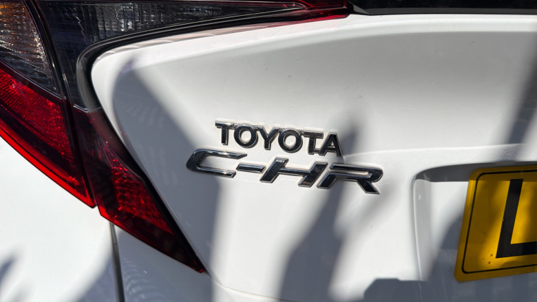 Toyota C-HR 1.8 Hybrid Icon 5dr CVT Hybrid Hatchback